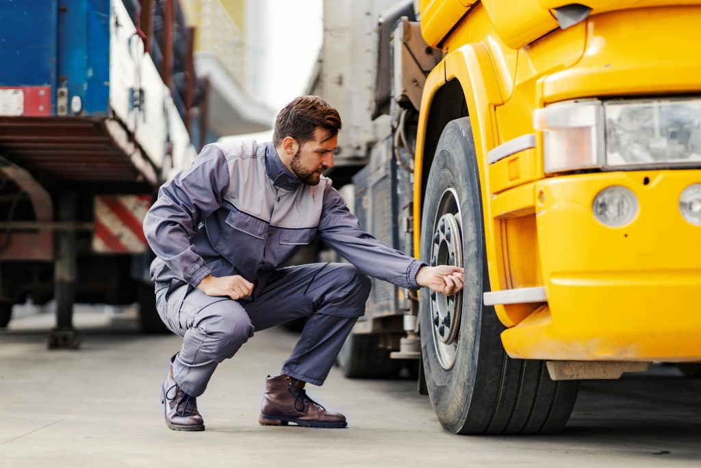 Mospart | Navegando por el amplio mundo de las opciones de neumáticos para vehículos pesados
